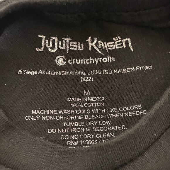 Jujutsu kaisen T-shirt size medium - Picture 2 of 2